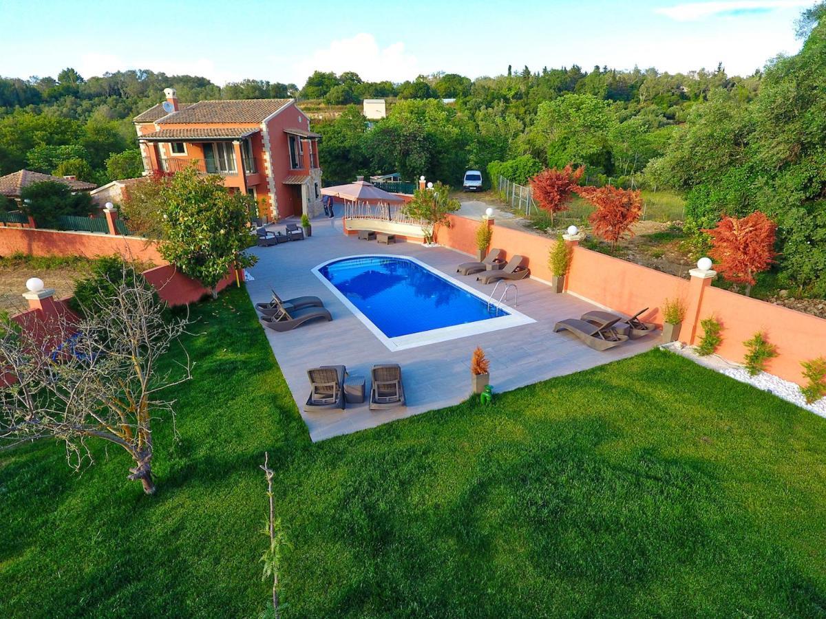 Villa Alex Sinarádes Exterior photo